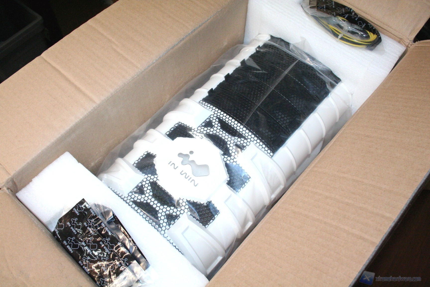 00060 INWIN DRAGONRIDER WWW.XTREMEHARDWARE.COM