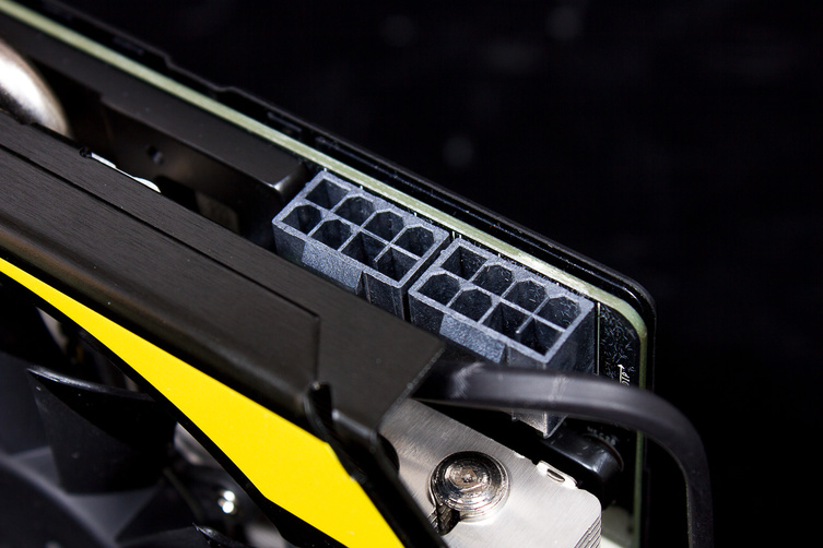 MSI-GeForce-GTX-770-Lightning 03